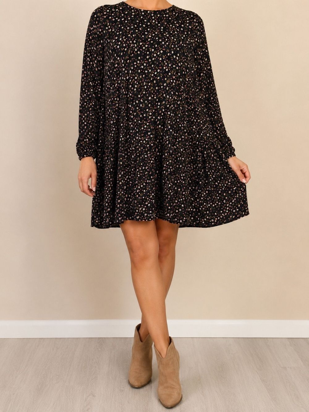 H&M Floral Long Sleeve Mini Swing Dress Women's Size 14 Black Ditsy Floral NWT
C